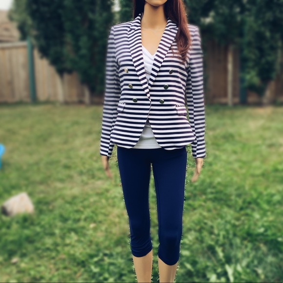 Karma Athletics peplum hem tank top - Picture 4 of 10